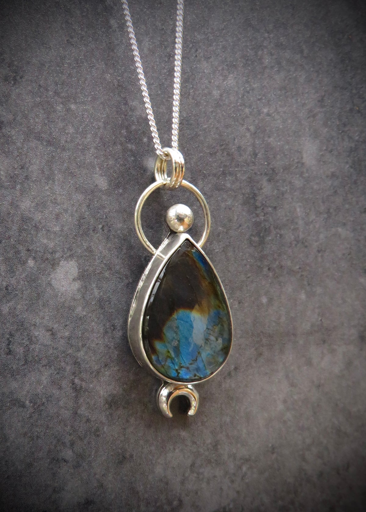 Nadir Pendant | Sterling Silver Labradorite Grounding Pendant
