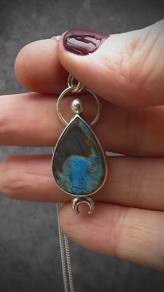 Nadir Pendant | Sterling Silver Labradorite Grounding Pendant